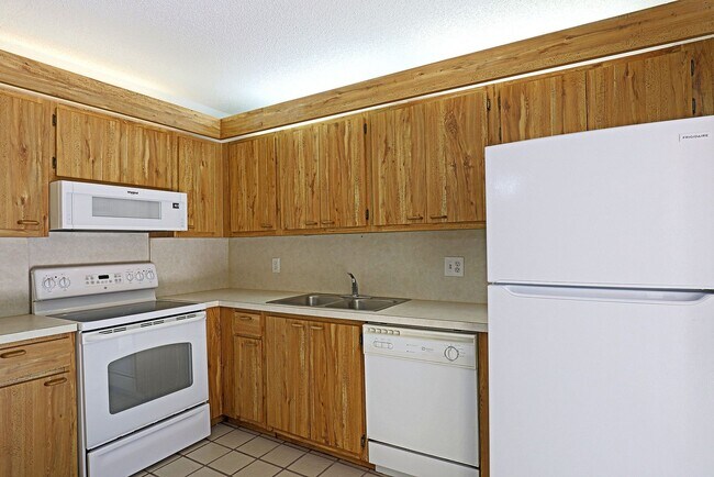 Building Photo - Parkwoods 12360-3