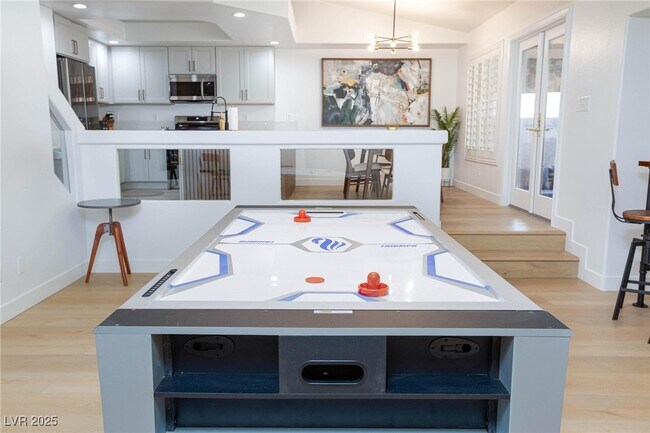 Building Photo - 9762 Silver Dusk Ct