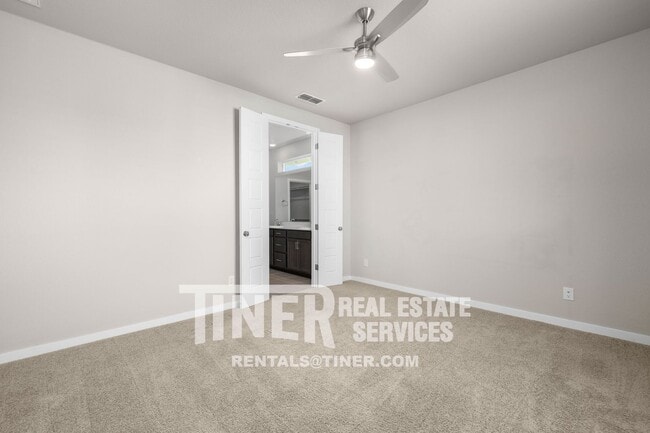 Building Photo - 4224 Roanne Wy