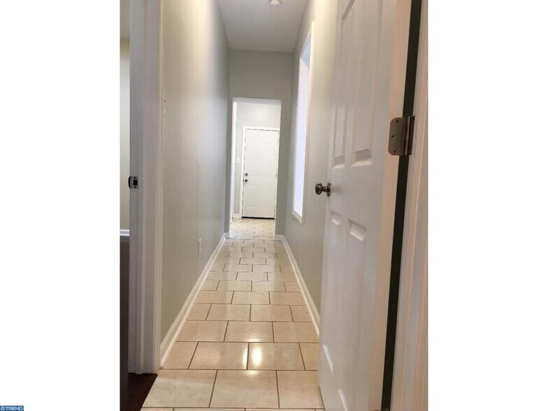 Building Photo - 1708 Mifflin St