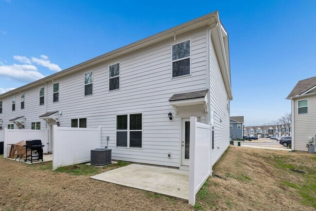 Building Photo - Welcome to Lewisburg Kings Landing