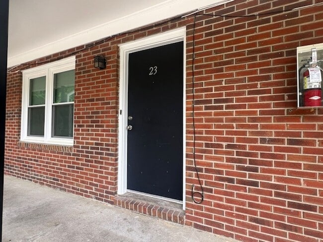 Primary Photo - 210 Colonial Dr