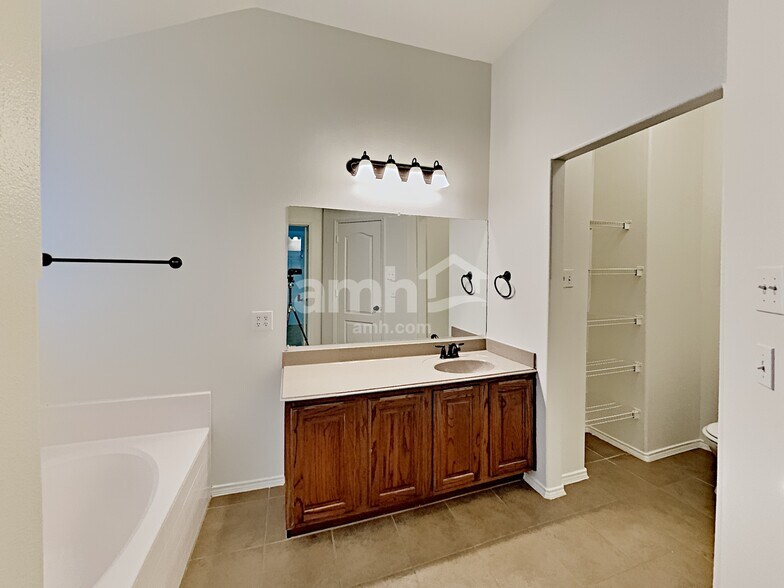 Building Photo - 6412 Spring Ranch Dr
