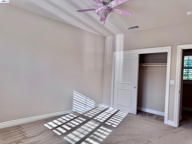 Building Photo - 7875 Kennard Ln