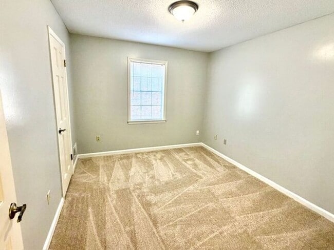 Building Photo - Spacious Home In Countrywood-4 Bedrooms 2827 SF