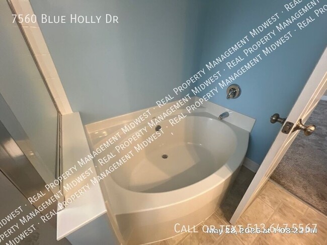 Building Photo - 7560 Blue Holly Dr