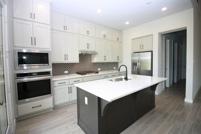 Building Photo - 6542 Scarlet Pond Ln