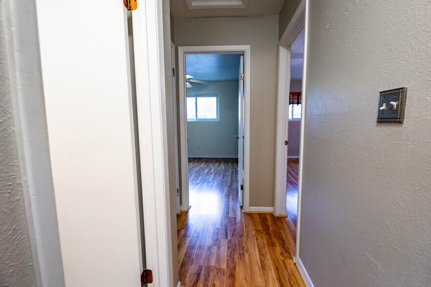 Upstairs hallway - 3720 Iris Ave