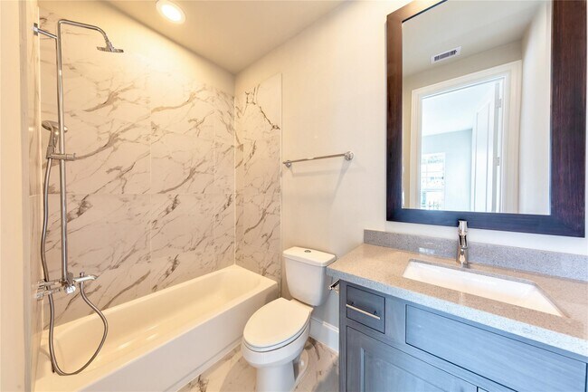 Building Photo - 2702 Harvard St