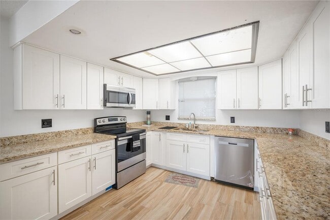 Building Photo - 6217 Flamingo Dr