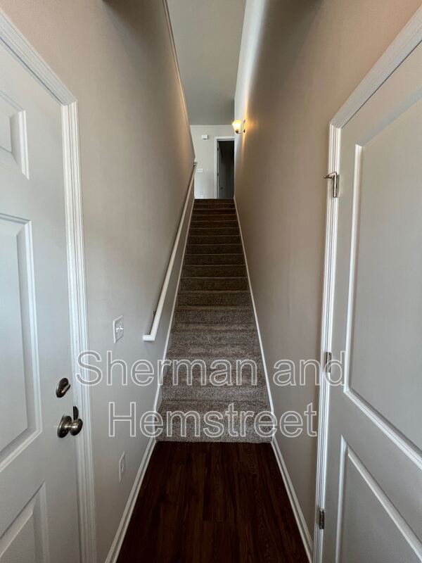 Building Photo - 606 Joiner Cir