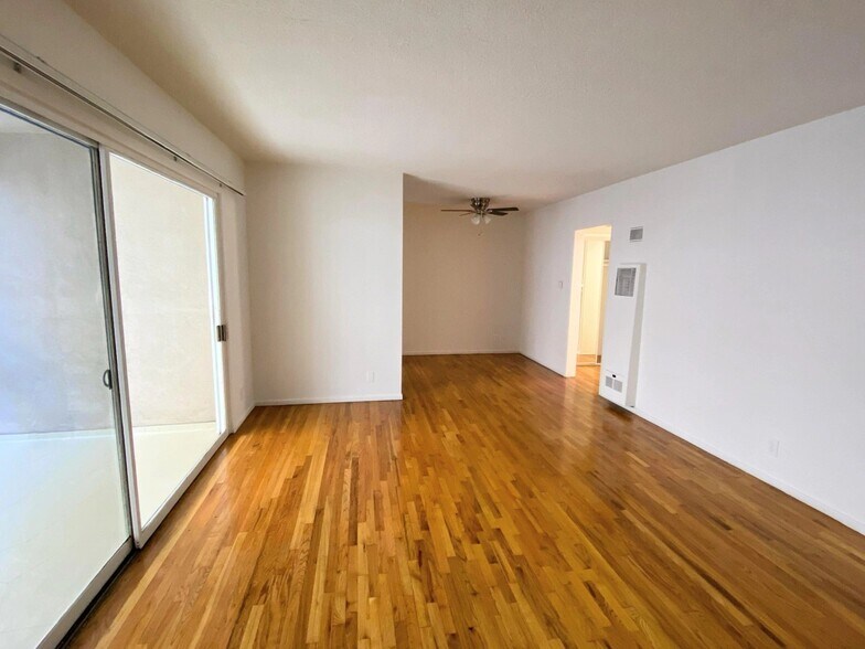 Building Photo - 422 S Willaman Dr