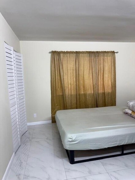 Building Photo - 7770 Tahiti Ln