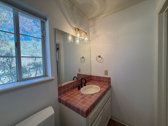 Building Photo - Acton 4 bedroom on Dirt Road