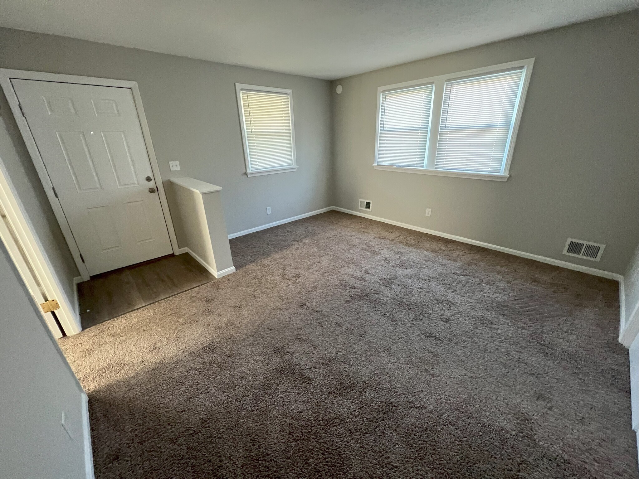 Living Room - 4347 Cavelle Ave