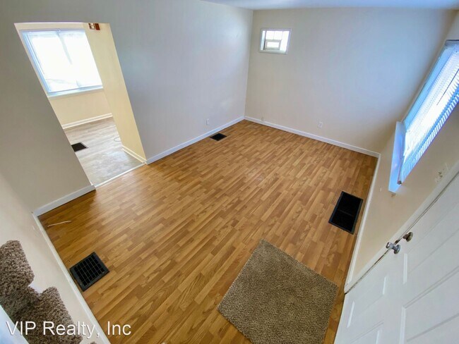 Building Photo - 4 br, 1 bath House - 3365 Eakin Road