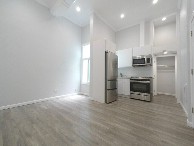 Primary Photo - 518 7th St
