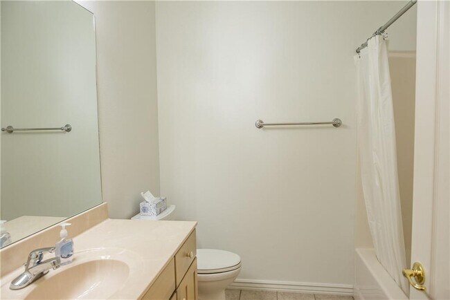 Building Photo - 8 Morganshire Dr