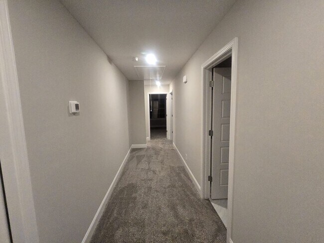 Building Photo - 1 Month Free Rent! Jasper New Construction...