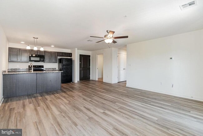 Building Photo - 1708 Fairmont Dr