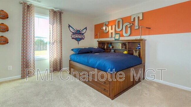 Building Photo - 1120 Walbury Hl