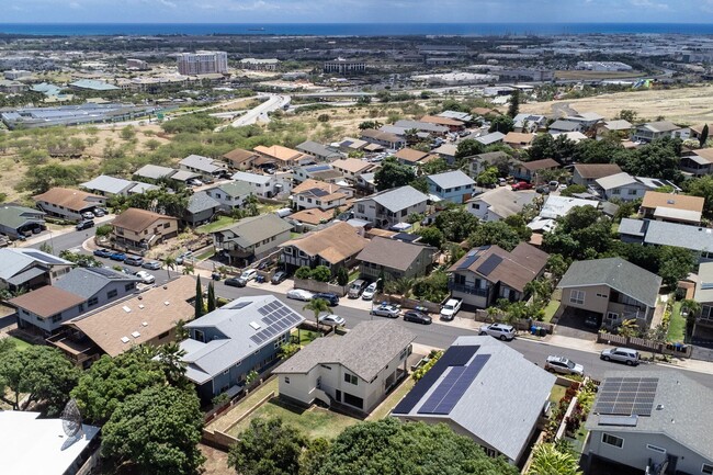 Building Photo - Lower Makakilo - Stunning Fully Remodeled ...
