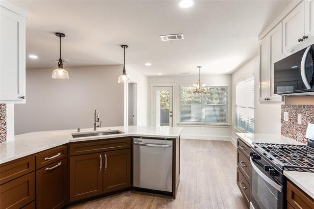 Building Photo - 3233 Sandage Ave