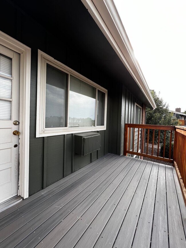 Building Photo - Dartmouth133 (KC-AM)