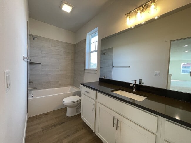 Building Photo - Beautiful 4 Bedroom, 3.5 Bathroom Home in Prescott Ranch!