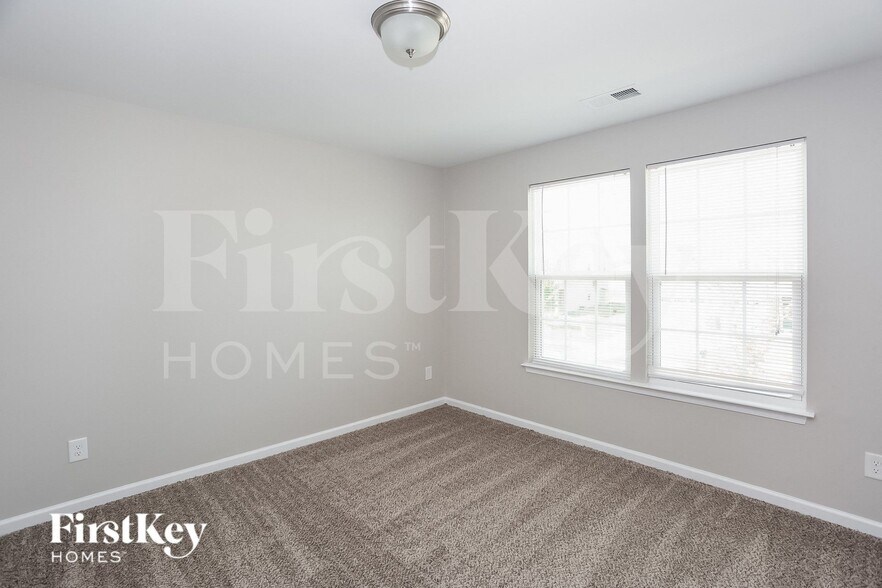 Building Photo - 2173 Stone Pile Dr