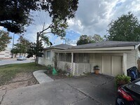 Building Photo - 4511 S Main St