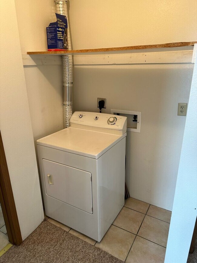 Building Photo - 113 E Prentiss St