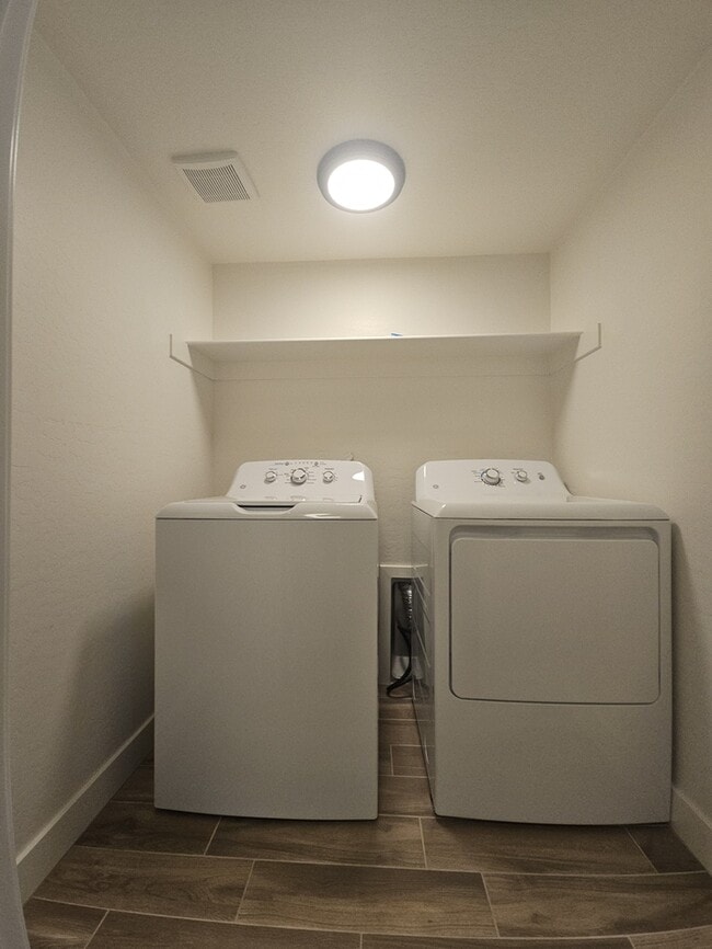 Building Photo - Newly Renovated 3 bed 2 bath home in San Tan Valley