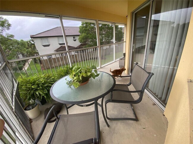 Building Photo - 2278 SE 27th Dr