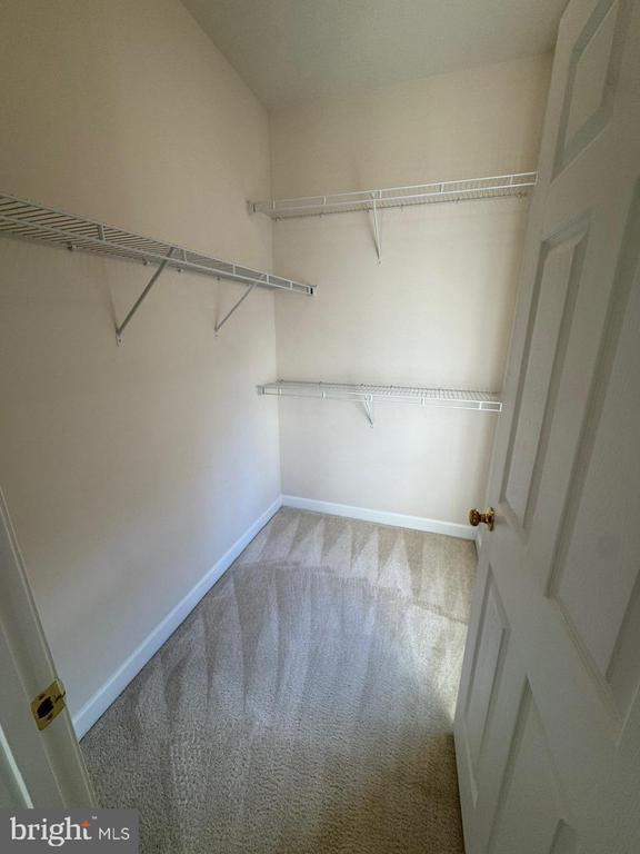 Building Photo - 9500 Hyde Pl