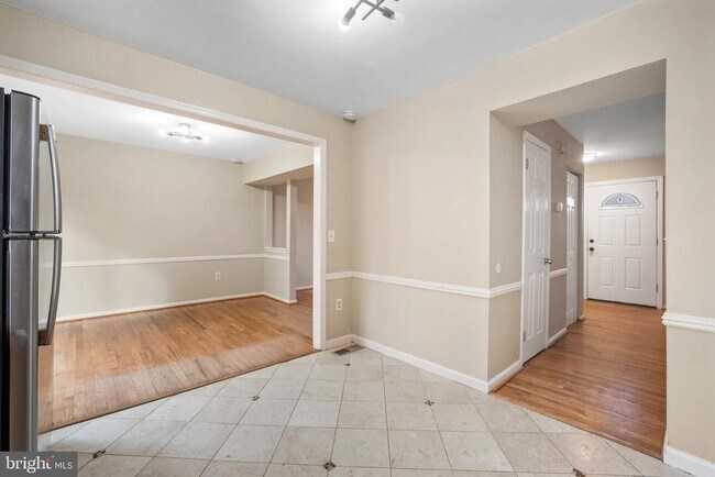 Building Photo - 1 Esmond Ct