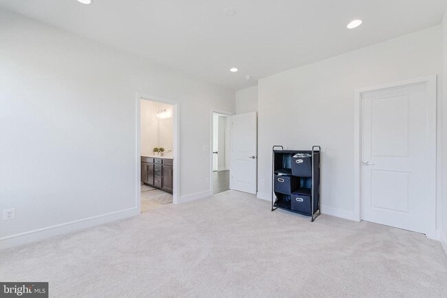 Building Photo - 23765 Fairfield Knl Ct
