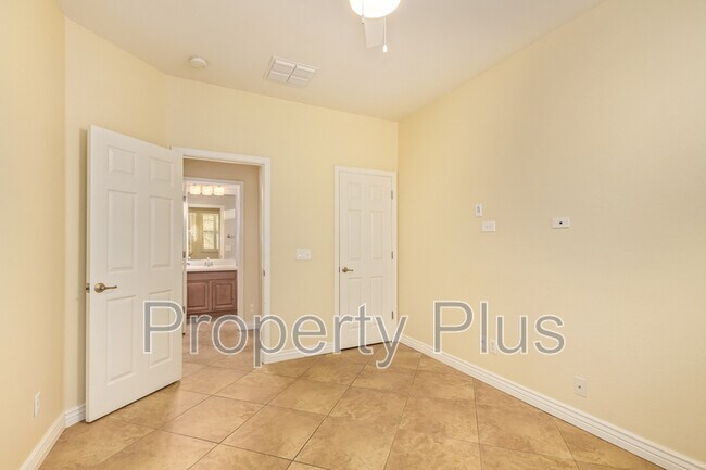 Building Photo - 8355 W Molly Ln