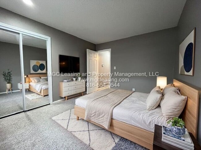 Building Photo - Comfortable 2-Bedroom Living in the Heart of Blue Springs