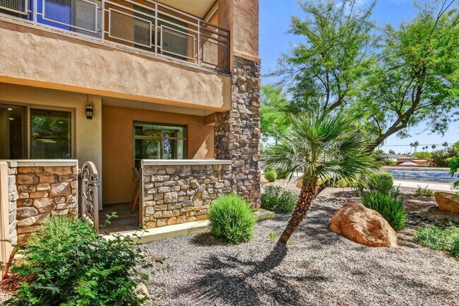 Building Photo - 4909 N Woodmere Fairway