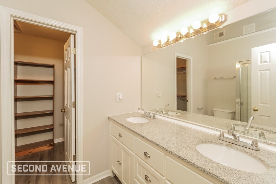 Building Photo - 300 NW 110th St