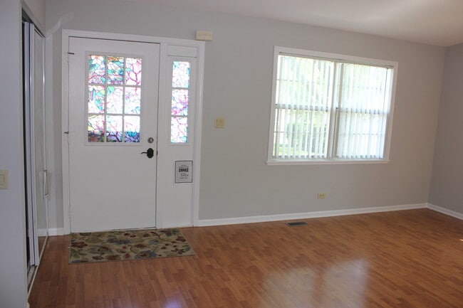 Building Photo - 410 Ashwood Ct