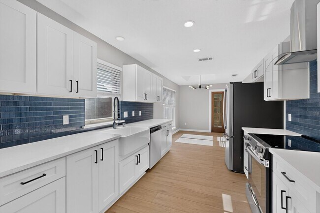 Building Photo - Renovated Home In the Coveted Allen ISD