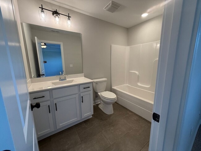 Building Photo - 3BD/2.5BA in SOUTH WARREN school district