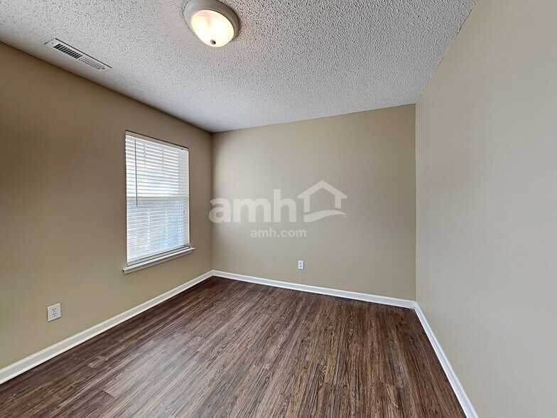 Building Photo - 3501 Lownwood Way