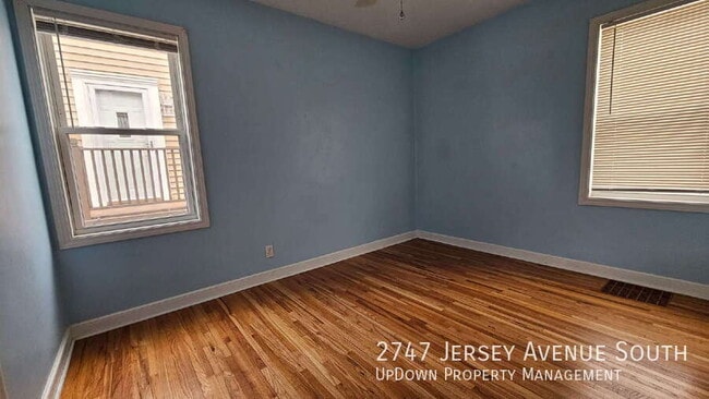 Building Photo - 2747 Jersey Ave S