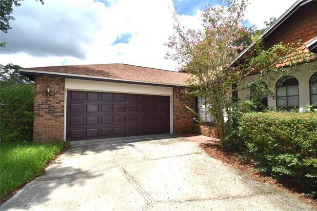 Building Photo - 9109 Queen Elizabeth Ct
