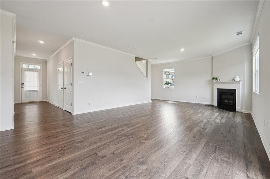 Building Photo - 100 Fernbrook Trl