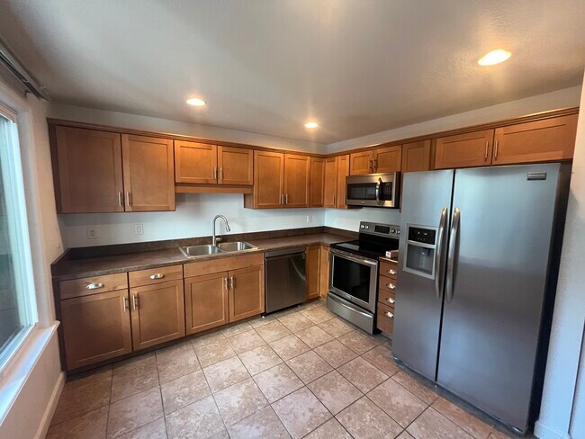 Building Photo - 212 Pine Cone Trail
