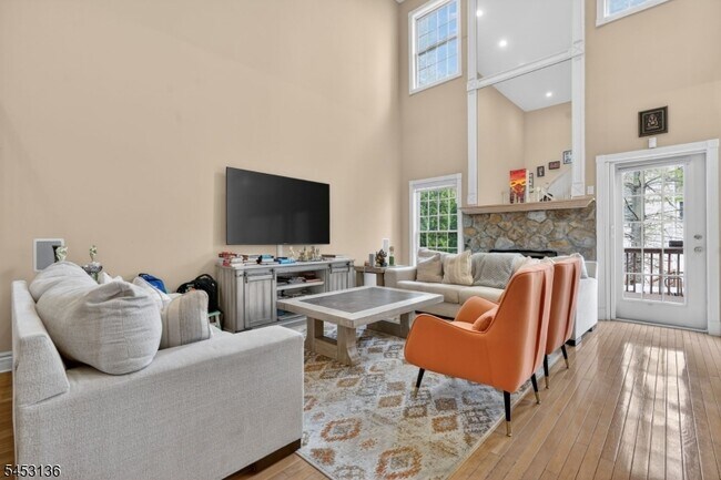Building Photo - 70 Winged Foot Dr
